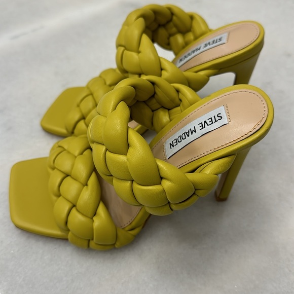 NWOT Never worn Steve Madden Kenley Herled Sandal size 6 - Picture 4 of 6